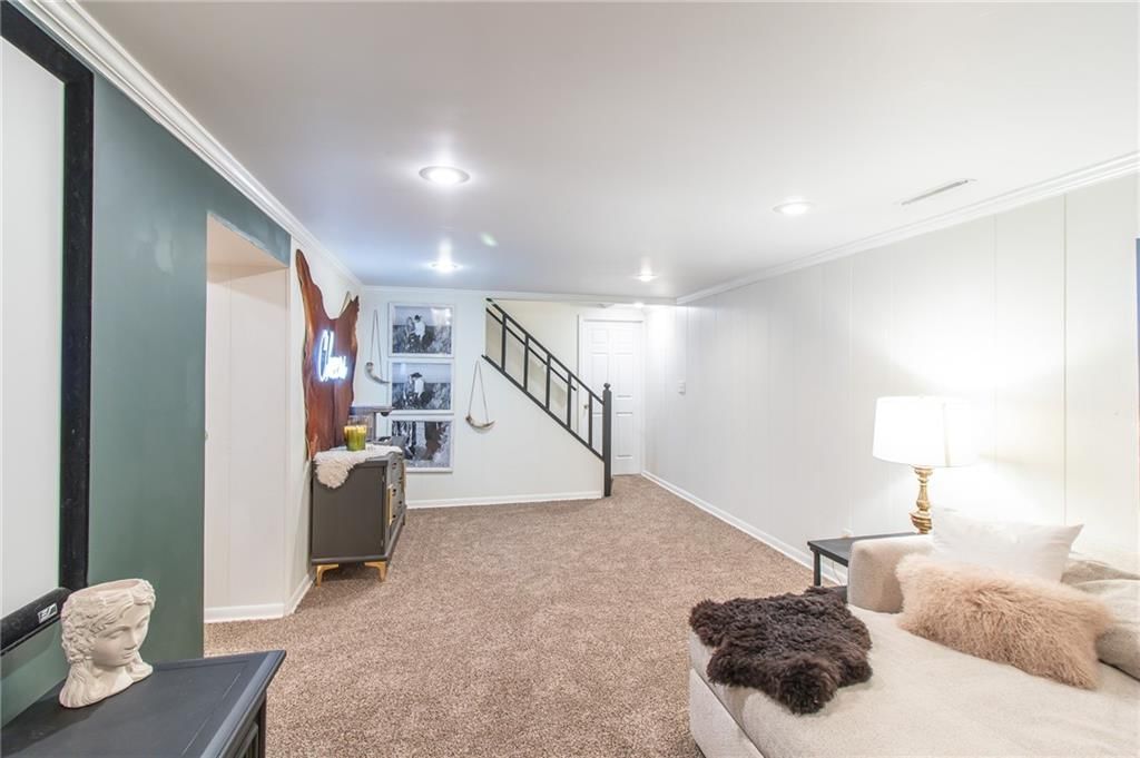 400 Hillcrest Drive — photo 17