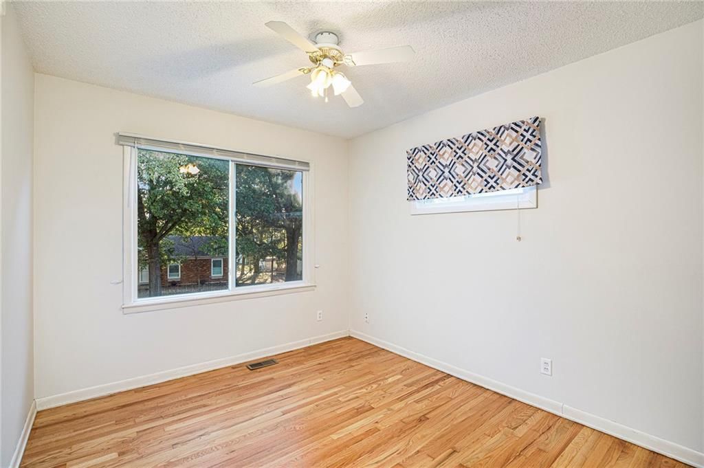8420 N Virginia Avenue — photo 9