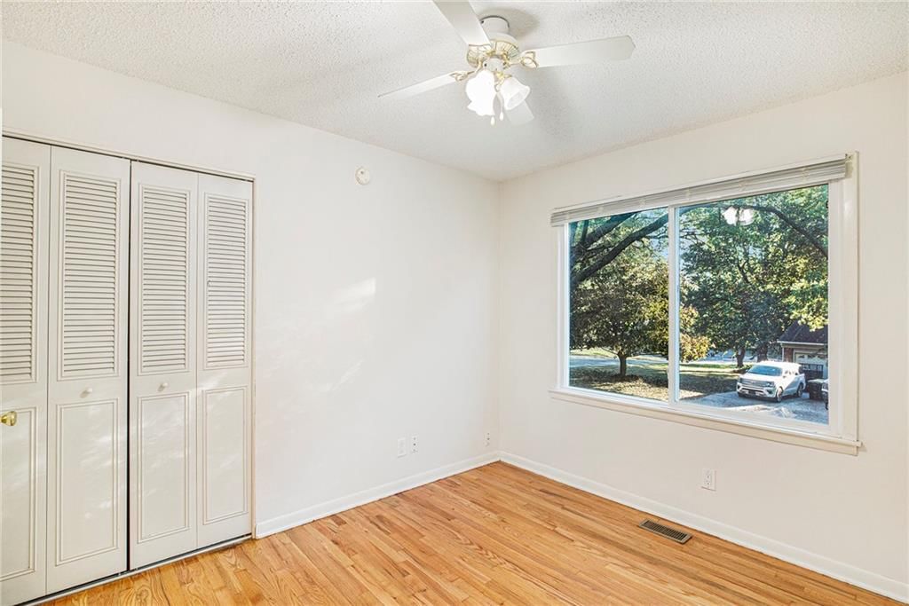 8420 N Virginia Avenue — photo 10