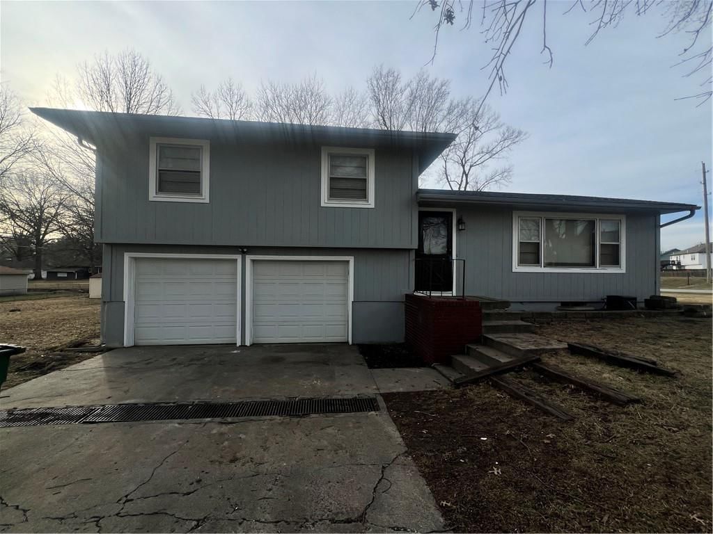 995 N Hurley Street, Peculiar, MO