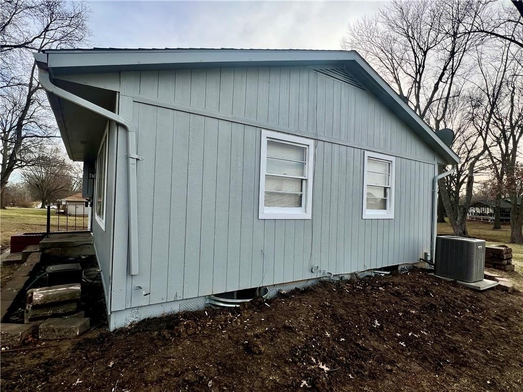 995 N Hurley Street — photo 3