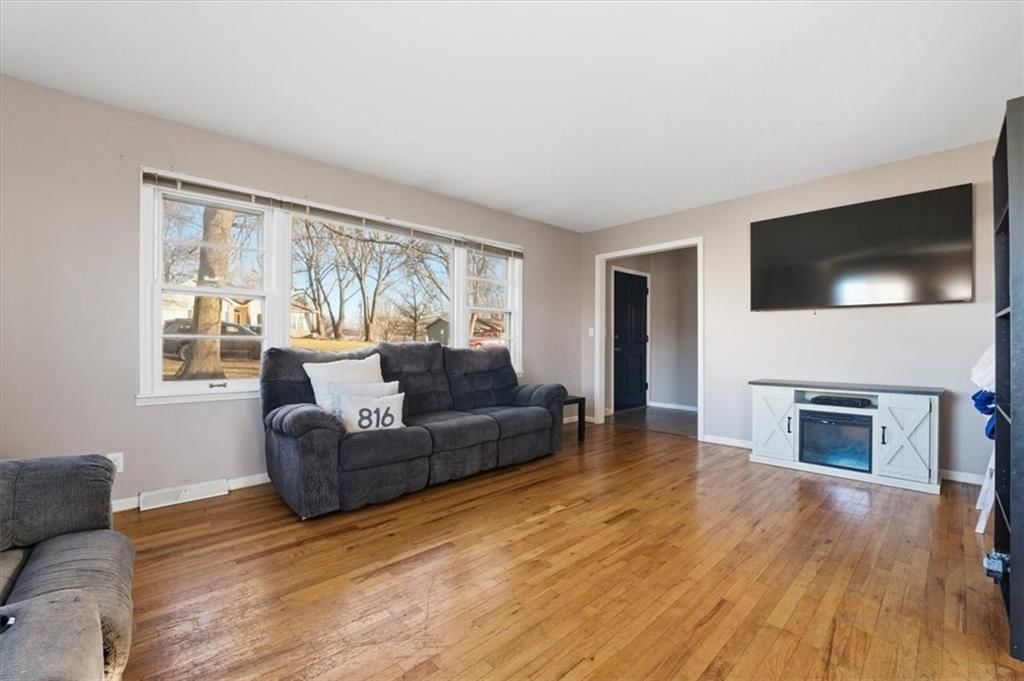 995 N Hurley Street — photo 9