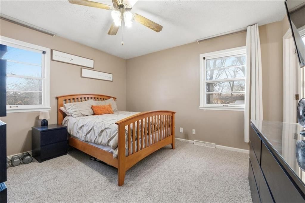 995 N Hurley Street — photo 13