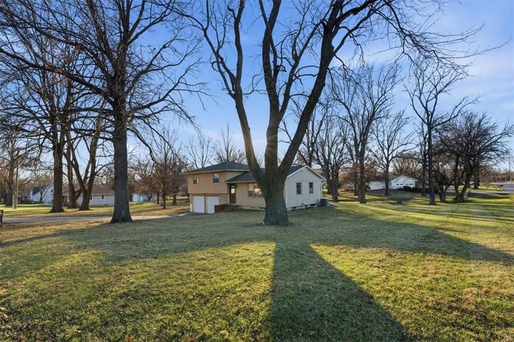 995 N Hurley Street — photo 23