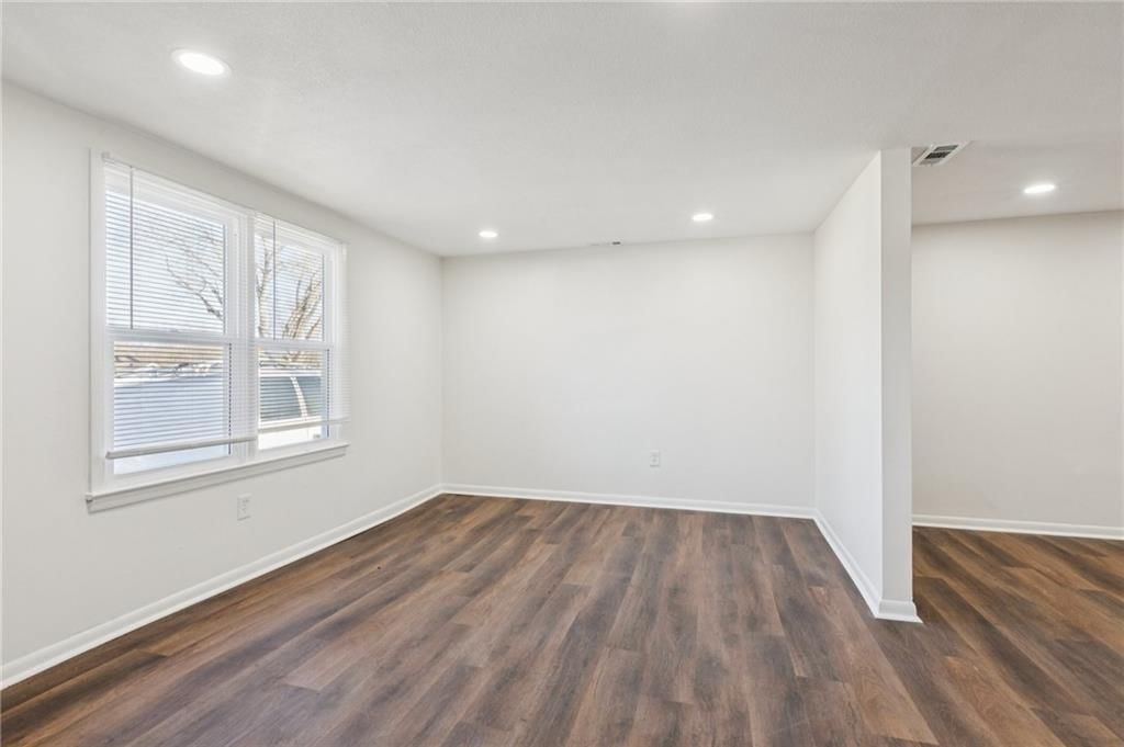 705 E Shady Lane — photo 10