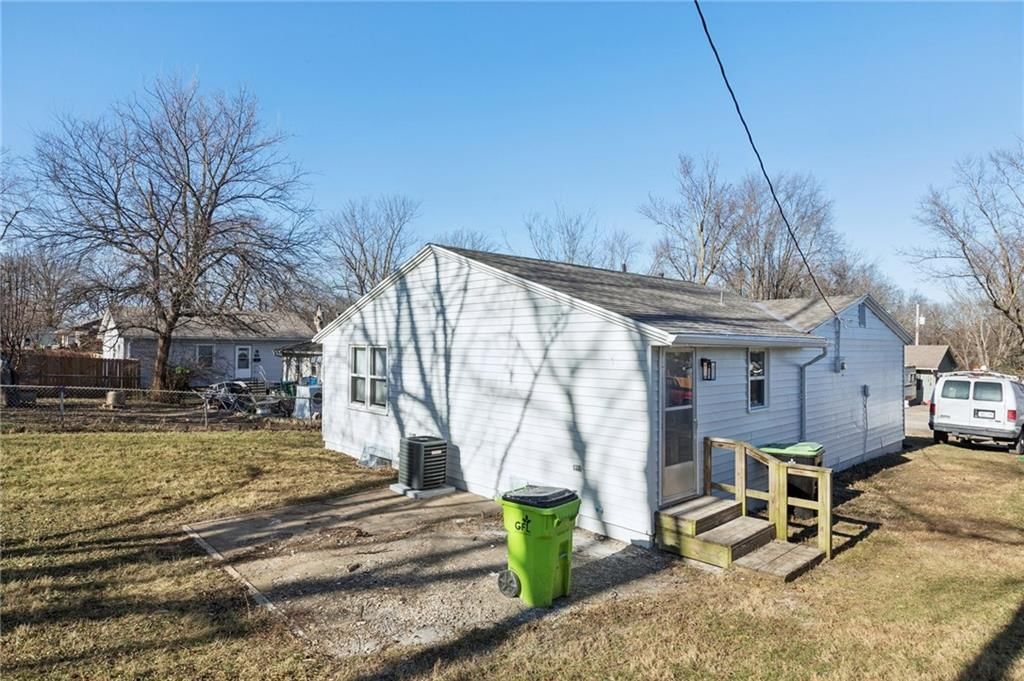 705 E Shady Lane — photo 28