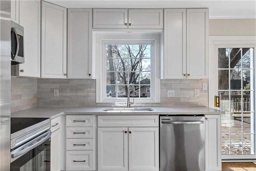 3705 W 52nd Terrace — photo 15