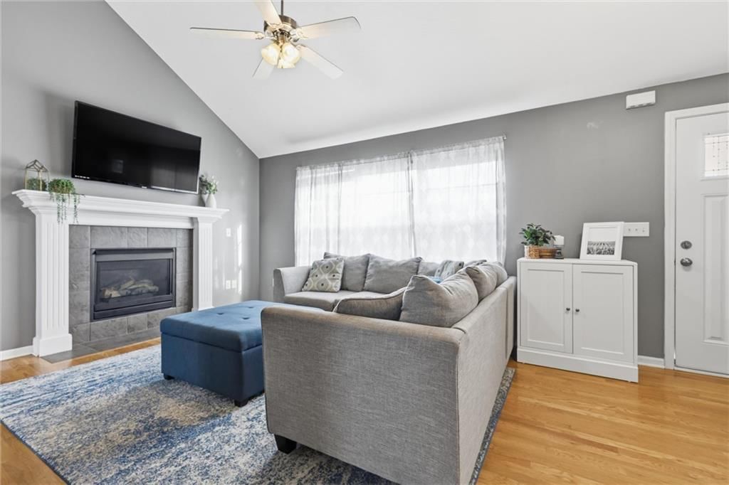 834 N JUNIPER Court — photo 4