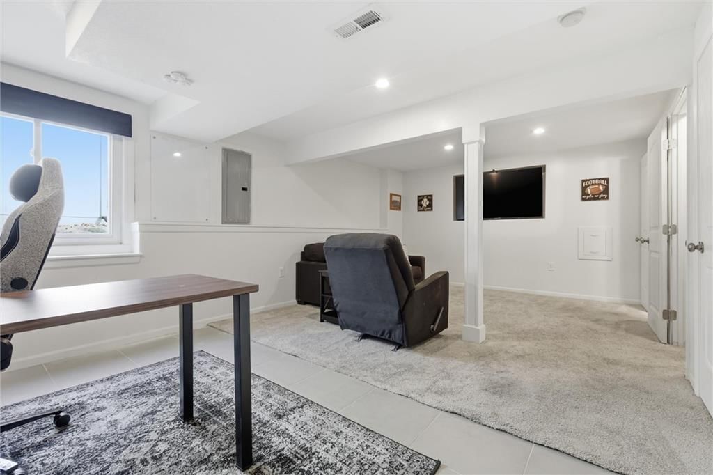 834 N JUNIPER Court — photo 26