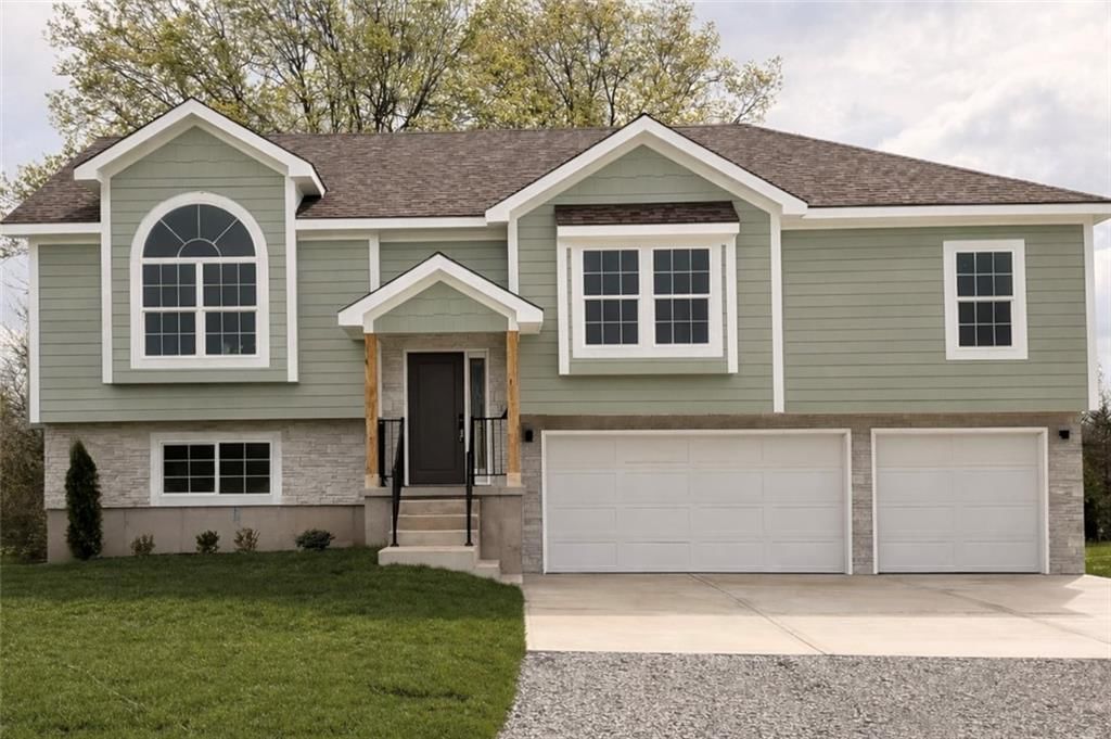 319 NE 51 Road, Warrensburg, MO