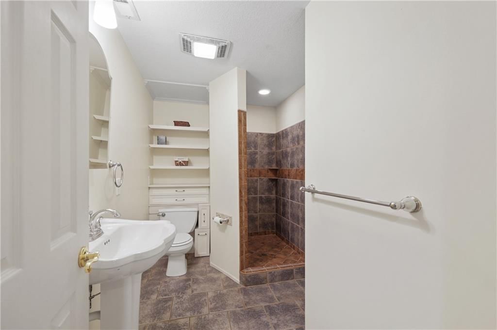 13520 Sycamore Drive — photo 29
