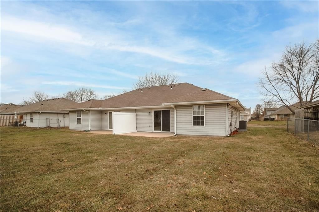 1121 SW Ephraim Drive — photo 5