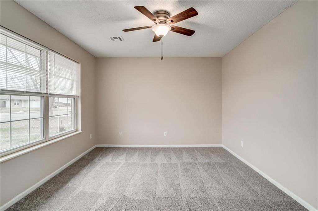1121 SW Ephraim Drive — photo 7