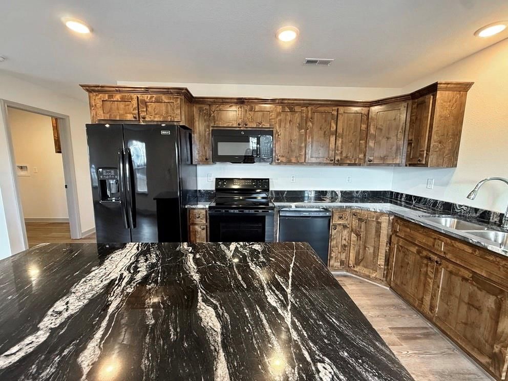 1803 S Elm Street — photo 10