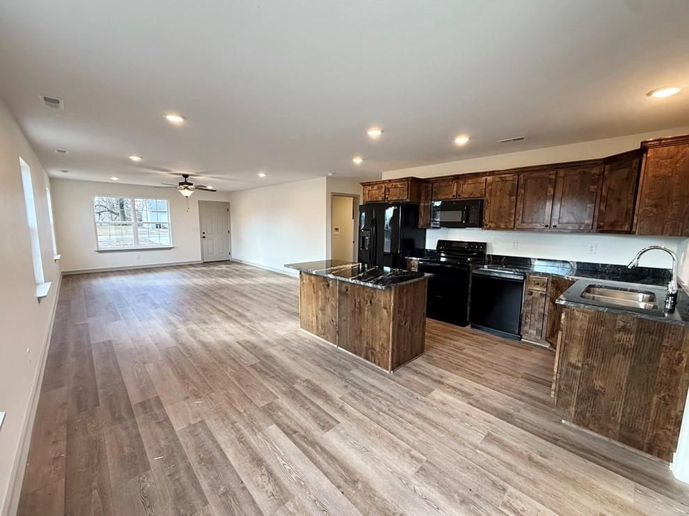 1803 S Elm Street — photo 12