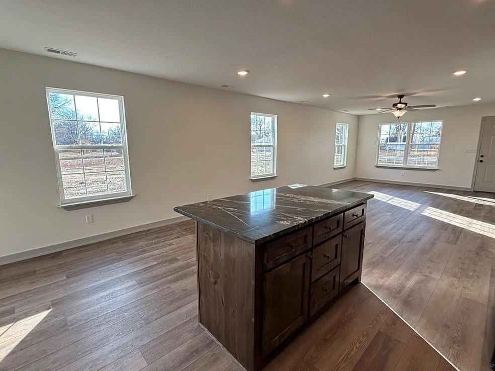 1803 S Elm Street — photo 14
