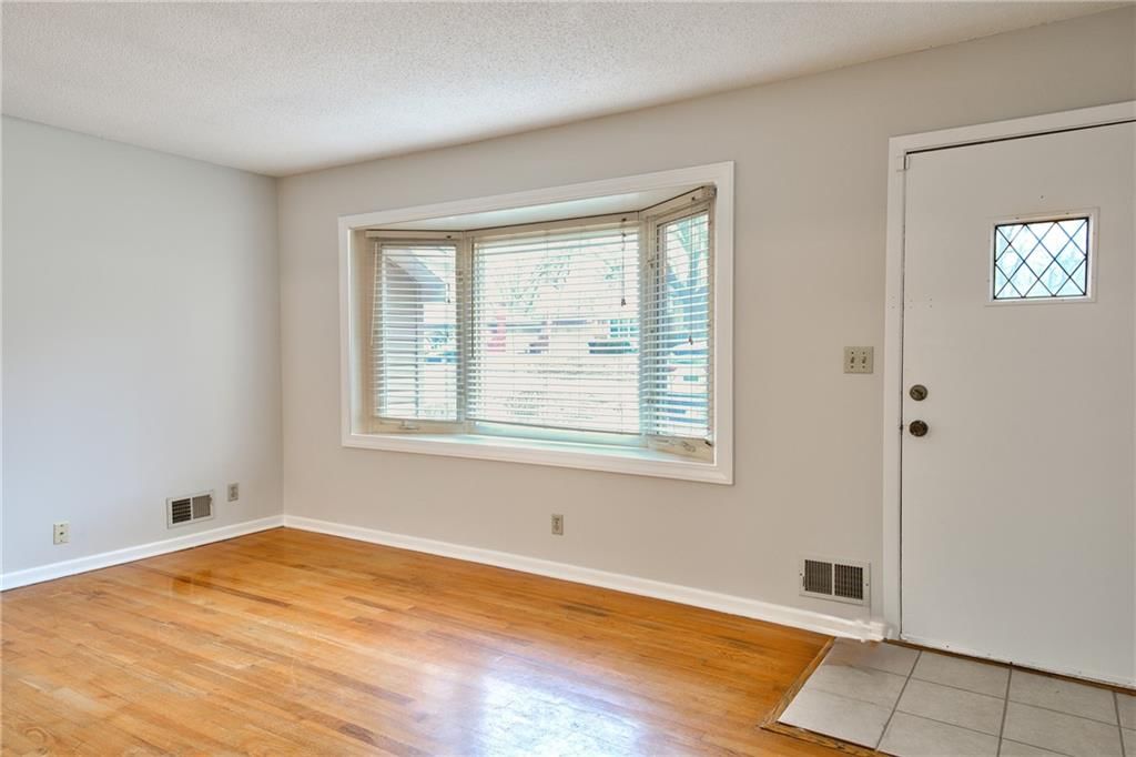 9404 E 84th Street — photo 2
