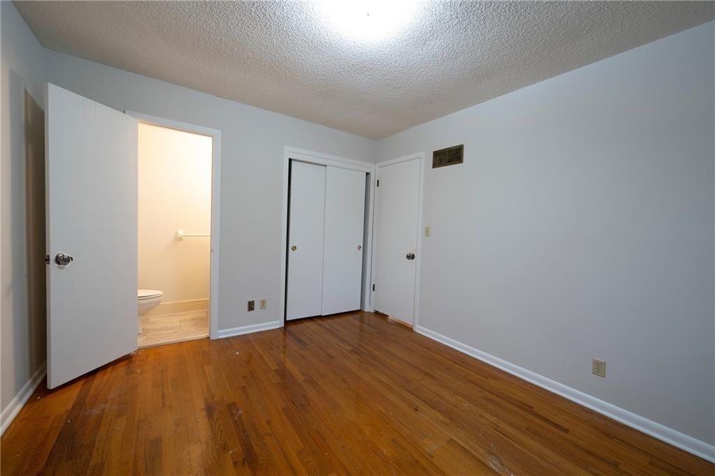 9404 E 84th Street — photo 9
