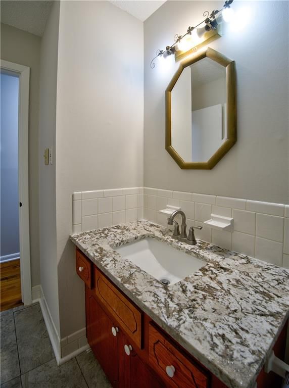 9404 E 84th Street — photo 13