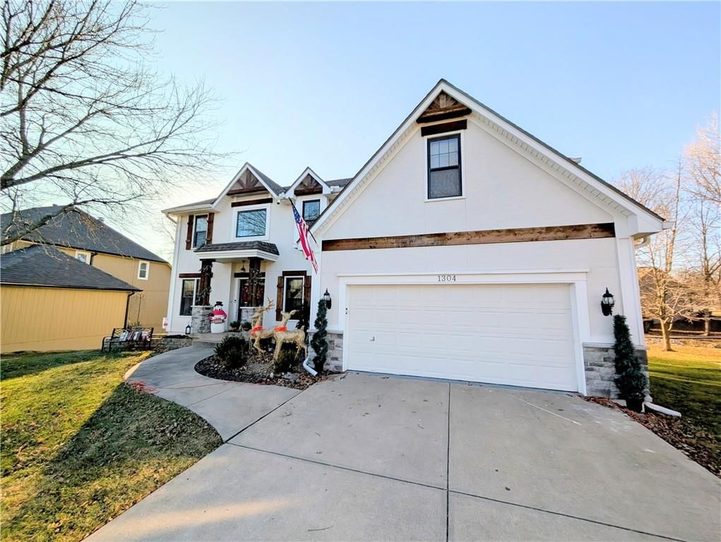 1304 Surrey Trace Road — photo 4