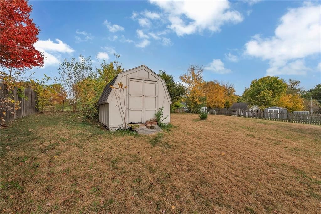 6807 T Gabbert Drive — photo 31