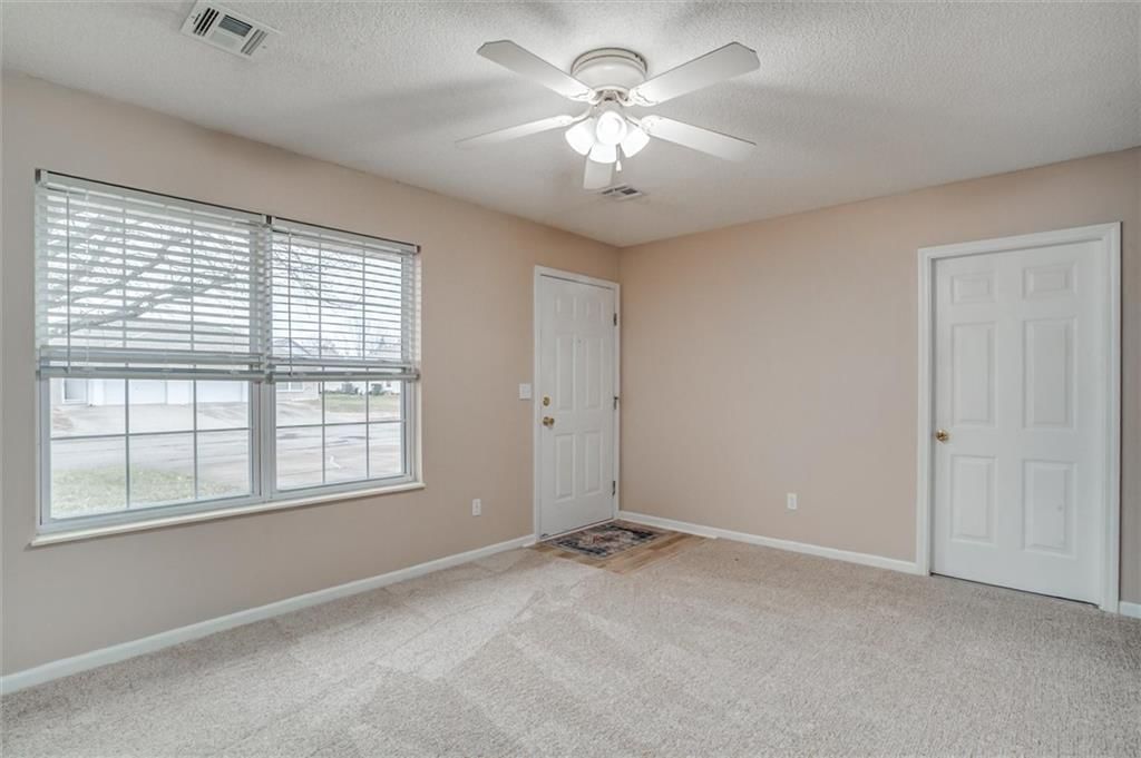 1123 SW Ephraim Drive — photo 7