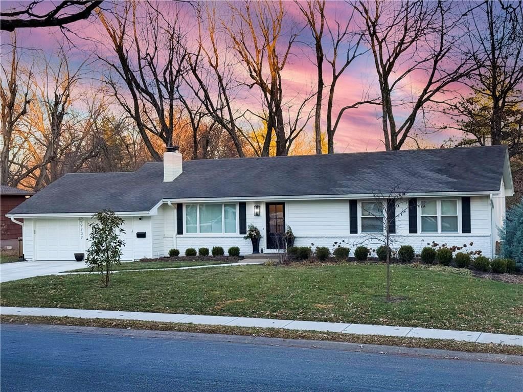 9737 Mohawk Drive, Overland Park, KS