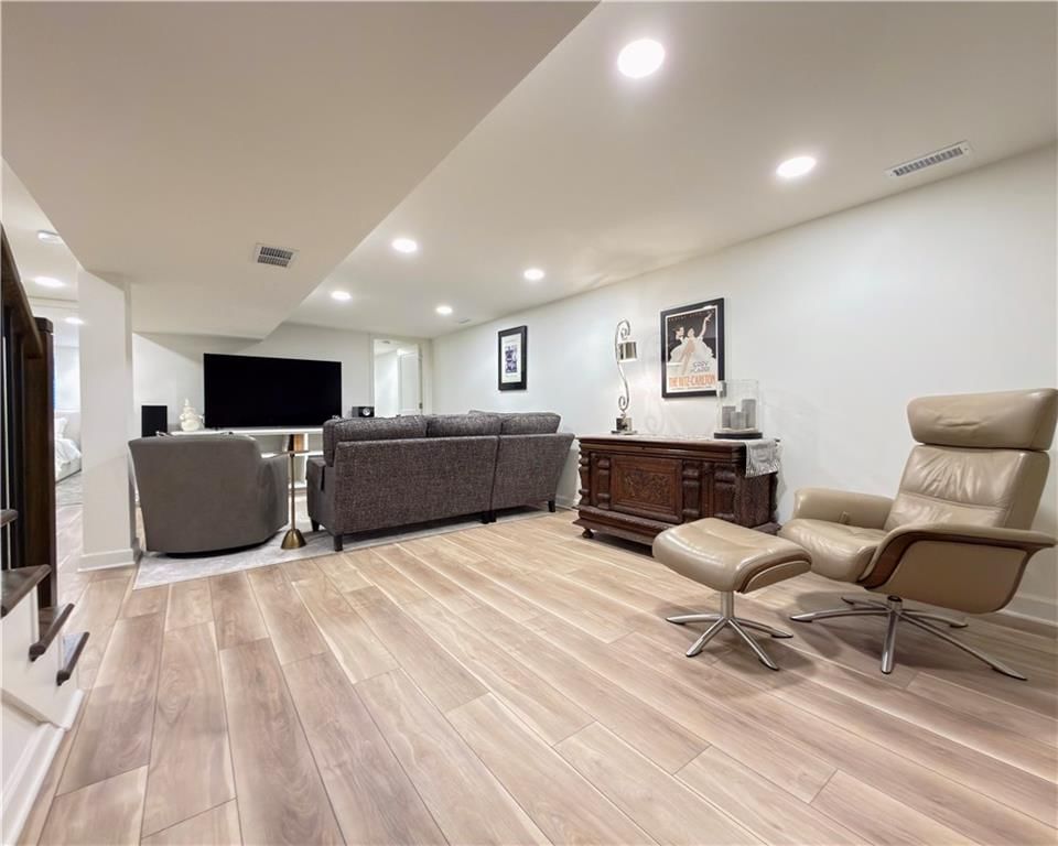 9737 Mohawk Drive — photo 16