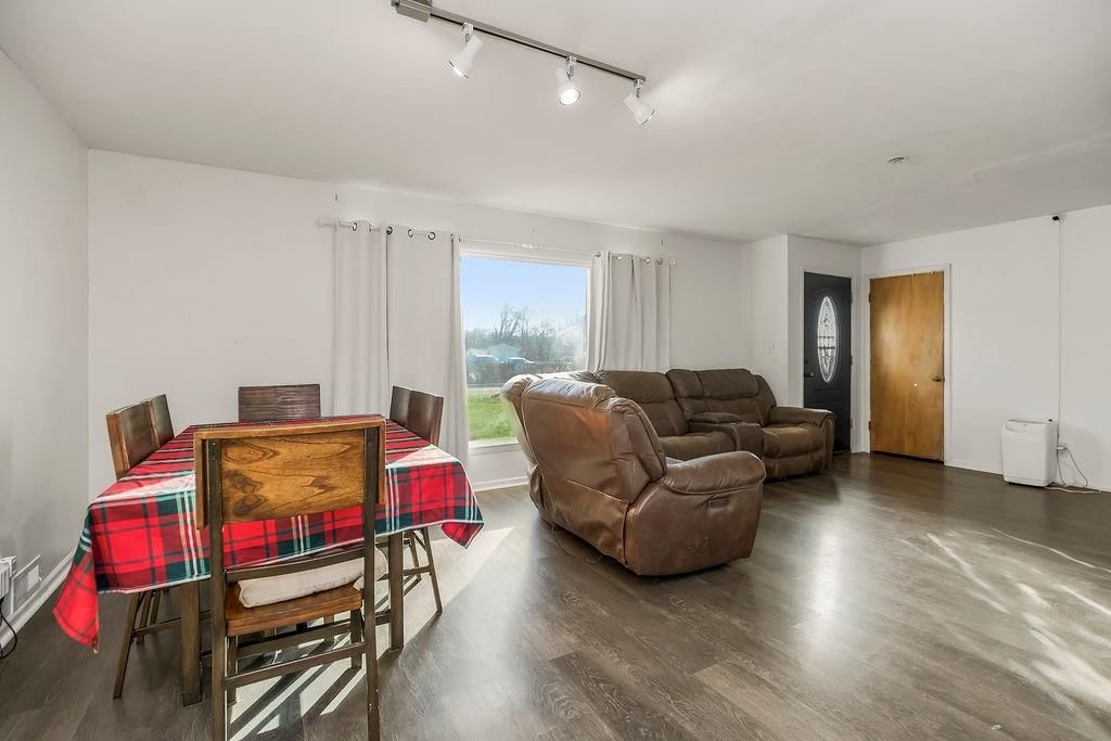 624 W Wabash Street — photo 3
