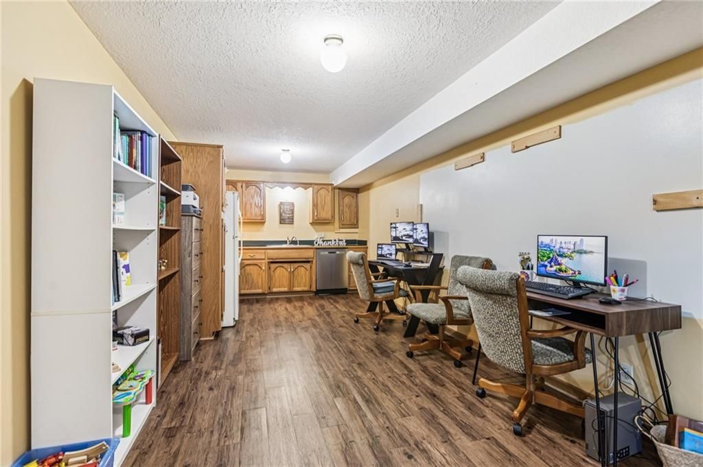 704 Feldspar Street — photo 22