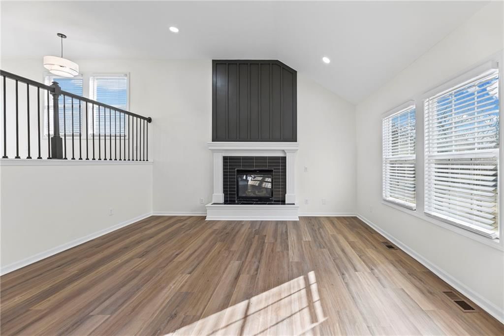 13704 Berger Avenue — photo 4