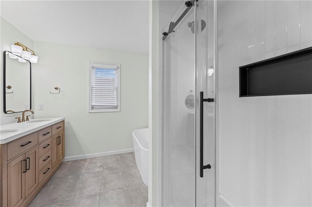 13704 Berger Avenue — photo 16