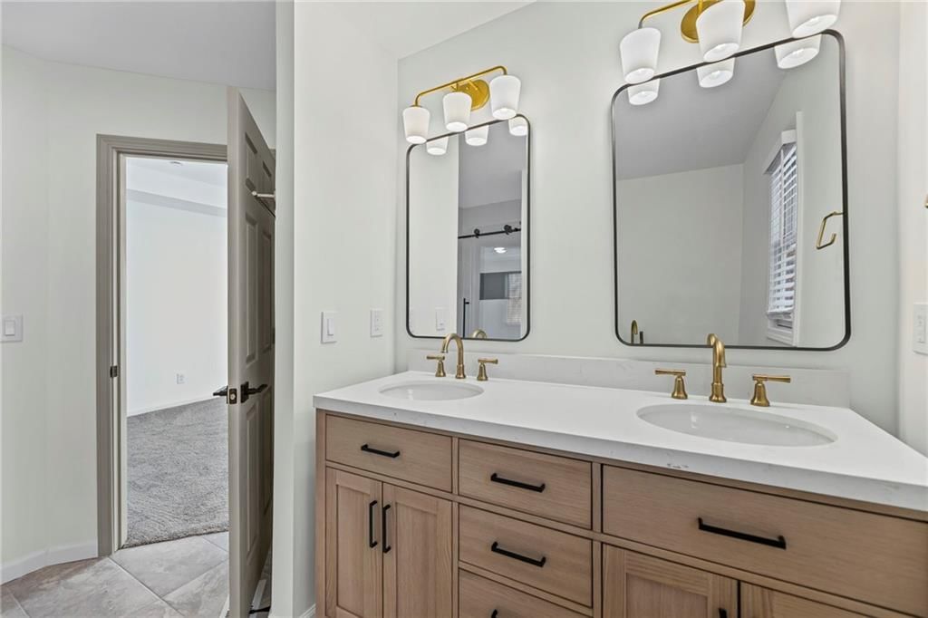 13704 Berger Avenue — photo 17