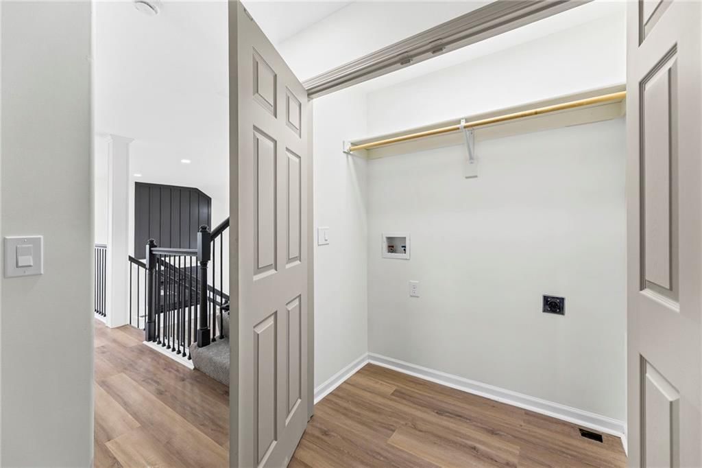 13704 Berger Avenue — photo 19