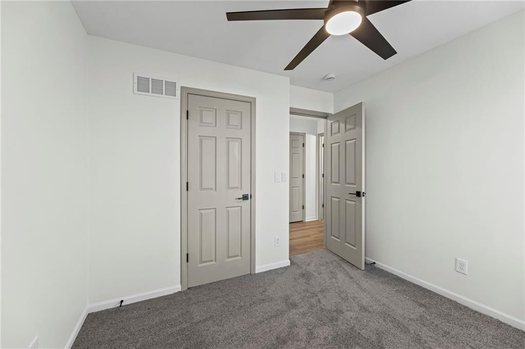 13704 Berger Avenue — photo 22