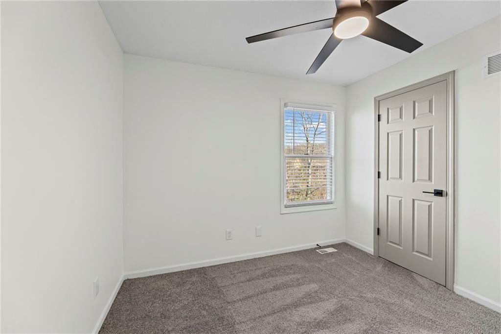 13704 Berger Avenue — photo 25