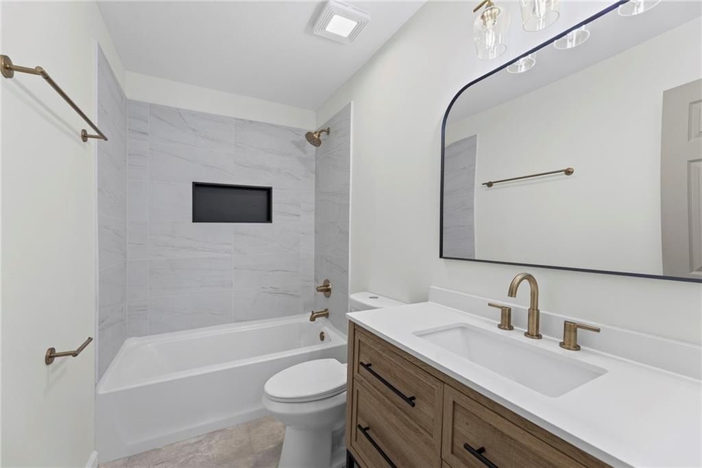13704 Berger Avenue — photo 26