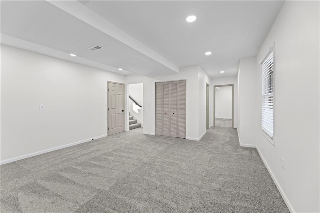 13704 Berger Avenue — photo 28
