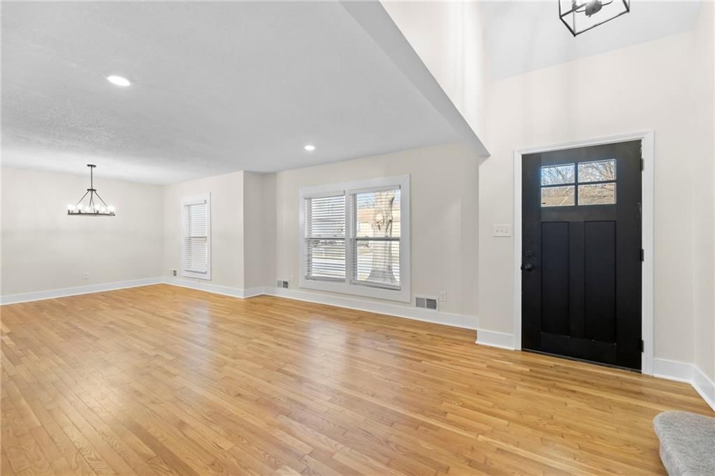 1421 E Stagecoach Drive — photo 4