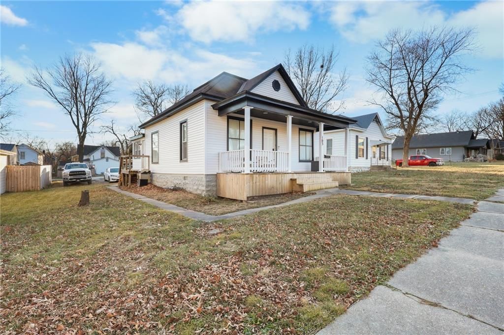 103 E Shawnee Street — photo 17
