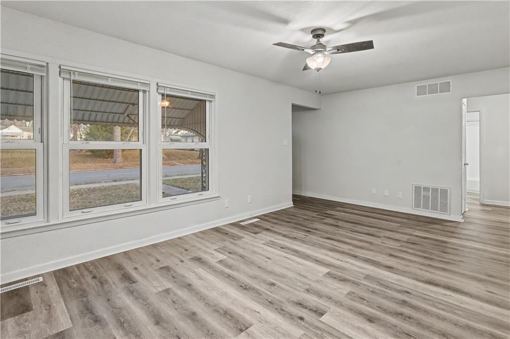 1404 S Grand Avenue — photo 2