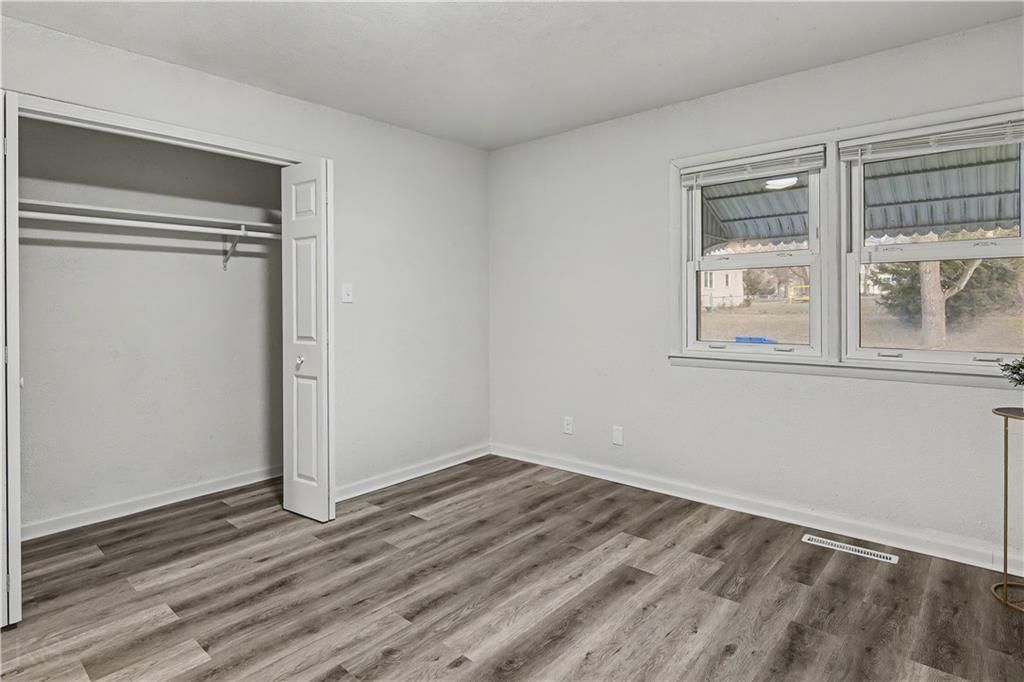 1404 S Grand Avenue — photo 6