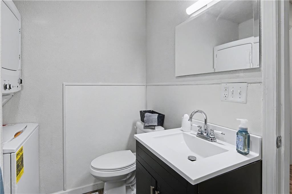 1404 S Grand Avenue — photo 7