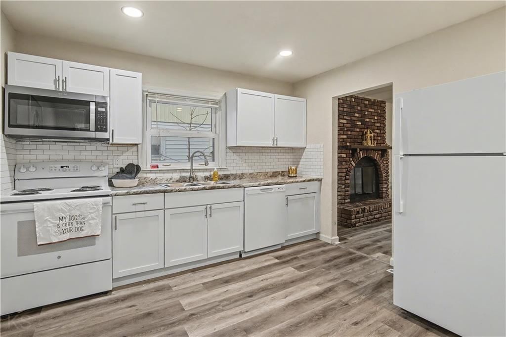 1404 S Grand Avenue — photo 12