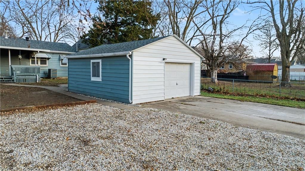1404 S Grand Avenue — photo 21