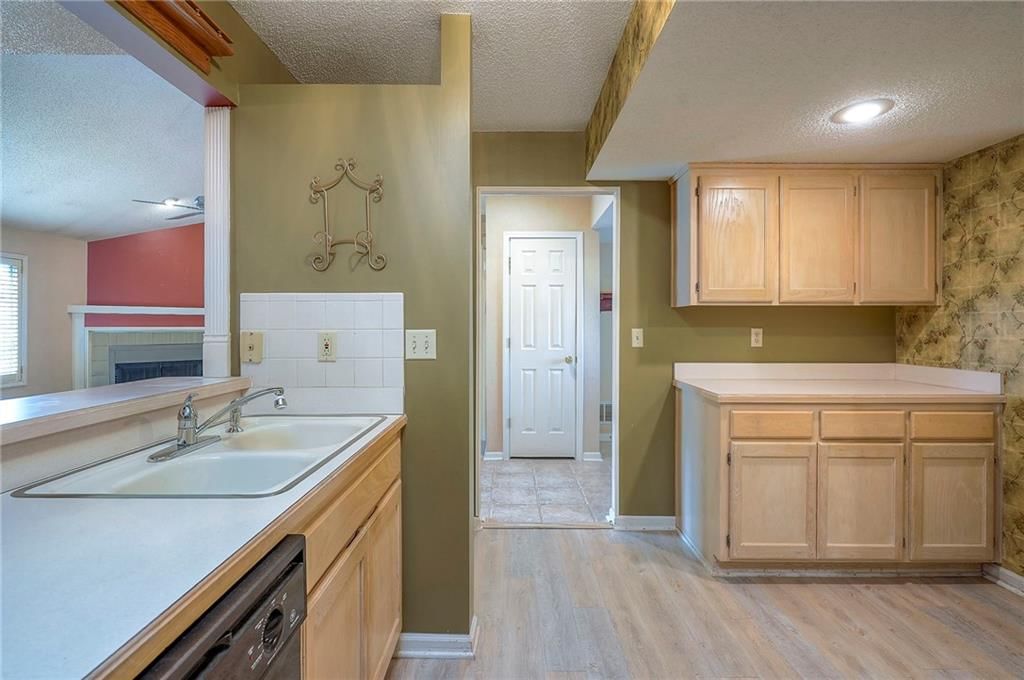 12441 Charlotte Street — photo 8