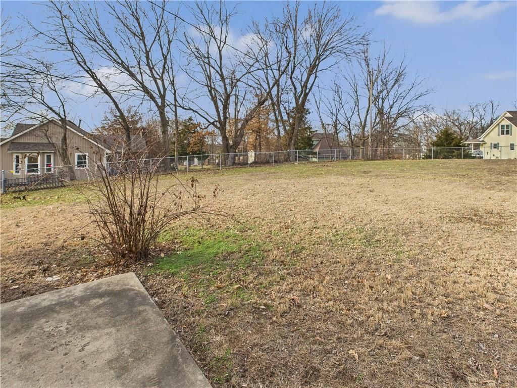 1009 Walnut Lane — photo 32