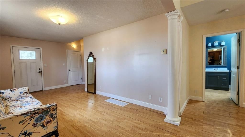 206 Hammond Street — photo 8