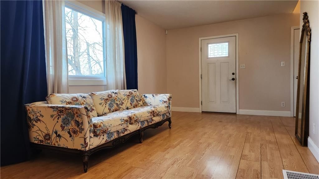 206 Hammond Street — photo 9