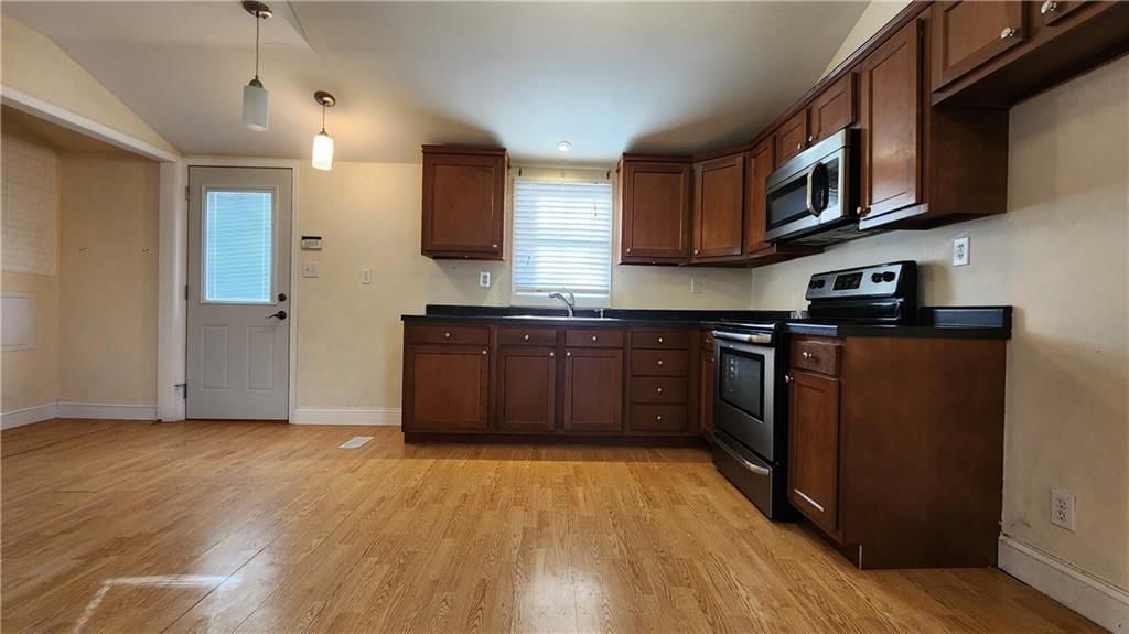 206 Hammond Street — photo 13